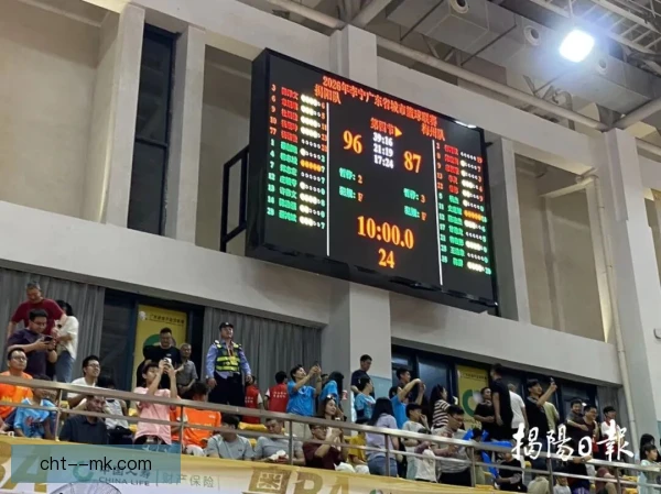主场阵容网前轻吊得分，巧妙手法打乱对手防守